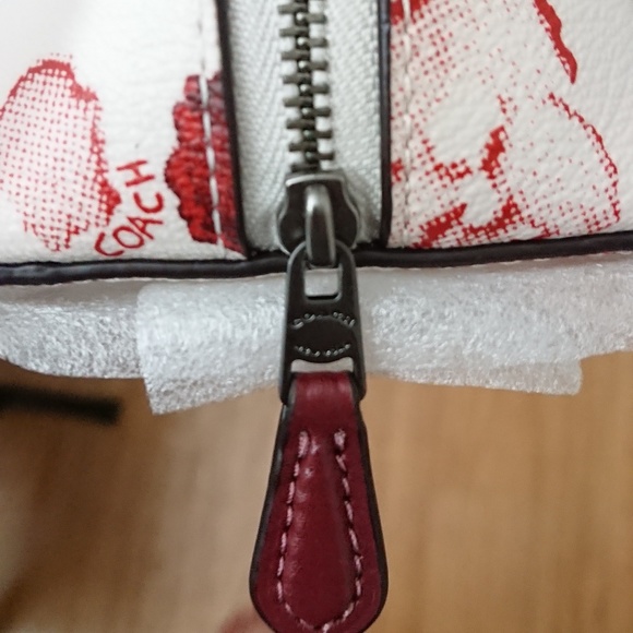 Cosmetic Case 17 With Halftone Floral Print - Picture 8 of 8